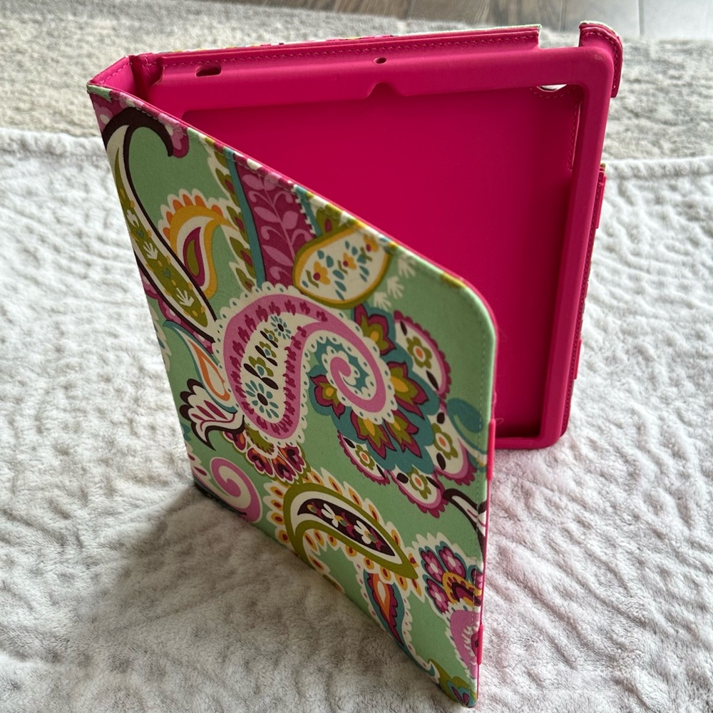 ✨EUC✨Vera Bradley Paisley Pink and Green Tablet Folio Case "Tutti Frutti" 8x10